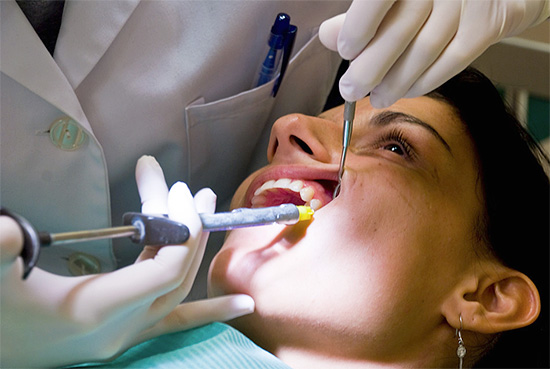 Atunci când utilizați anestezie, tratamentul dentar poate fi aproape nedureros pentru pacient.