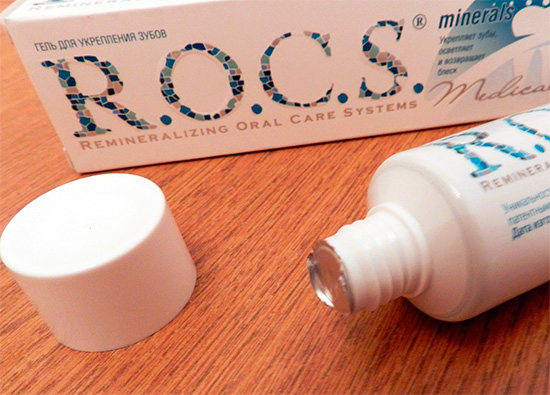 ROCS Remineralizirajući gel za medicinske minerale može se također koristiti kao jedan od elemenata kompleksnog liječenja karijesa maternice u fazi bijele mrlje.