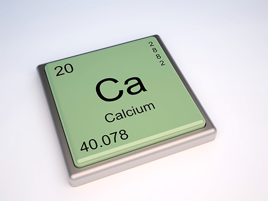 Det kemiska elementet kalcium spelar en avgörande roll i bildandet av mänskliga ben och tänder.