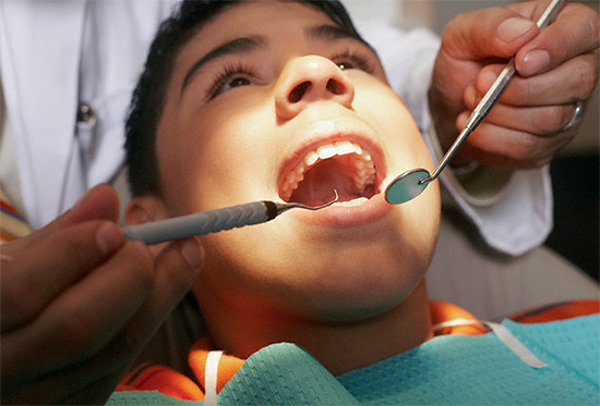 El registro correcto de todos los síntomas y el sondeo de la cavidad generalmente proporcionan al dentista información suficiente para hacer el diagnóstico correcto.