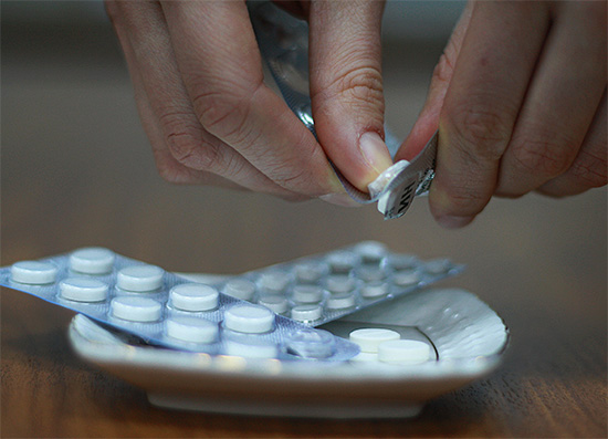 La principal desventaja de la droga son los efectos secundarios peligrosos, por lo que está prohibida en muchos países del mundo.