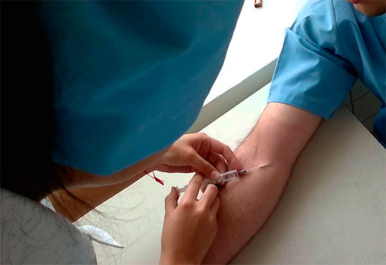 Vanliga metoder för att stoppa blödning inkluderar intravenös injektion av specialläkemedel ...
