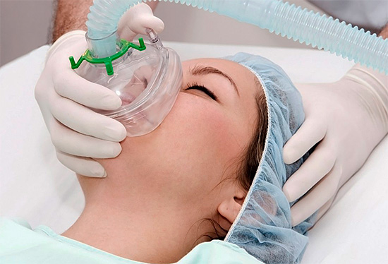 Pacienti, ktorí sa zvlášť obávajú bolesti, radšej liečia svoje zuby v celkovej anestézii ...