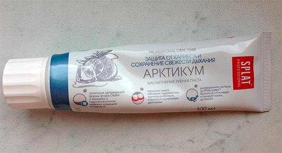 Pasta de dinți Splat Arktikum vă permite să vă mențineți respirația proaspătă mult timp.