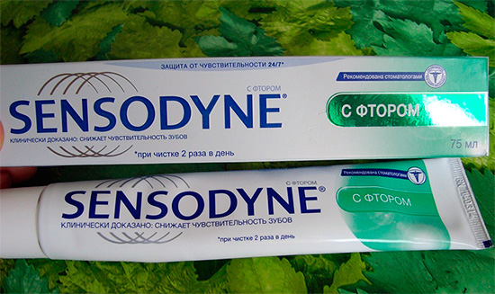 Els components actius de la pasta de fluorur Sensodyne són el fluorur de sodi i el nitrat de potassi, que ajuden eficaçment a reduir la sensibilitat dental.
