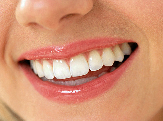 Aunque no existe un blanqueamiento dental absolutamente seguro, sin embargo, después de haber realizado correctamente el procedimiento, es posible reducir el efecto negativo sobre el esmalte y las encías.
