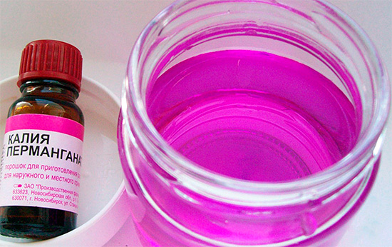 To rinse the mouth, a 0.1% solution of potassium permanganate (potassium permanganate) is usually used.