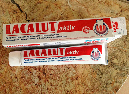 Fotografie ukazuje příklad zubní pasty Lakalyut Active