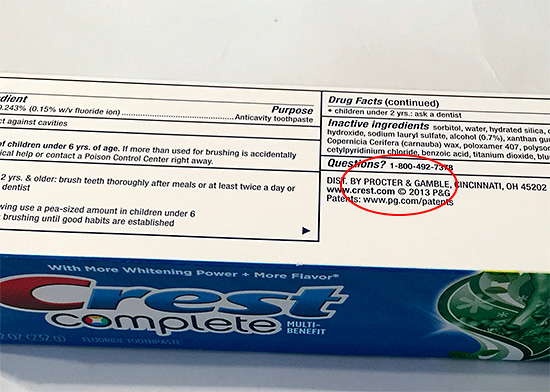 De bijbehorende vermelding staat op de verpakking met tandpasta ...