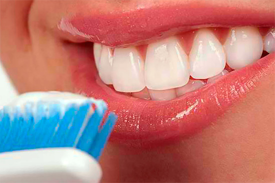 Tous les dentifrices blanchissants ne blanchissent pas bien, et plus encore, ils ne sont pas tous sûrs à utiliser - nous allons discuter de la façon de choisir la meilleure option et en parler ...