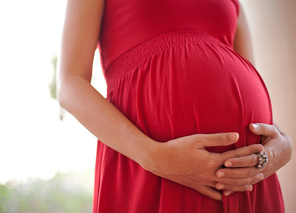 Durante a gravidez, a colocação do implante está associada a vários fatores complicadores ...