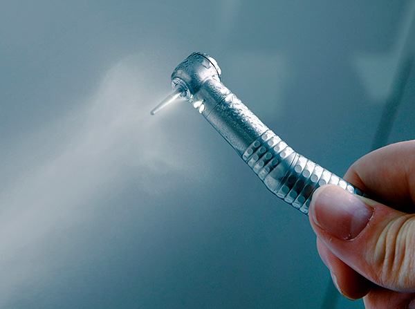 Exercițiile moderne utilizează răcirea aer-apă pentru a preveni supraîncălzirea țesuturilor dure pregătite.